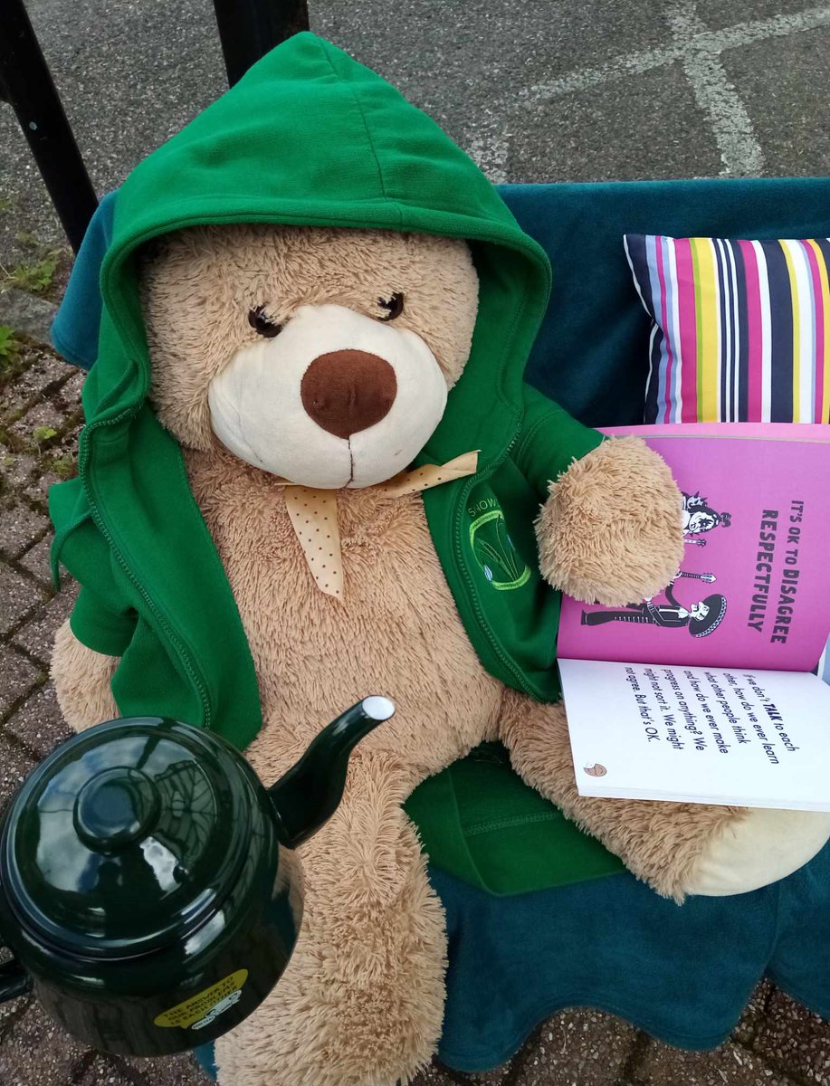 msargyll's tweet photo. Well done to our #CuppaRoutine group this morning, great work! A well earned cuppa in the sunshine afterwards βοΈπ#KeepingActive #HealthBody #HealthyBrain @MHFScot @SportsMemNet @Argyll_ButeTSI @ALLIANCEScot @mentalhealth @agescotland @DougAtAgeScot https://t.co/4kctqJhfle