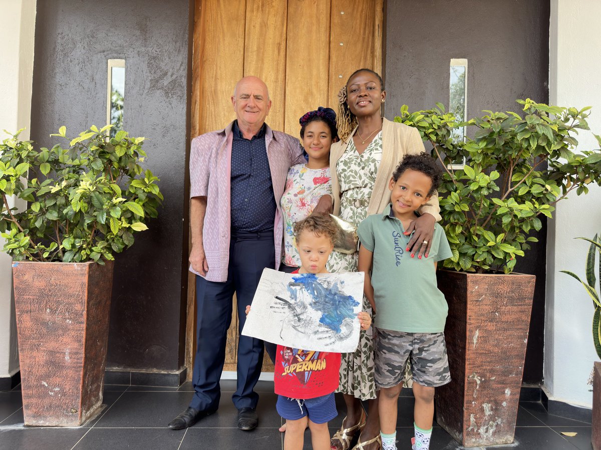 KatusabeMildred's tweet photo. All in the name of showing off his art piece #children #talent #family https://t.co/kxDxieXHYv