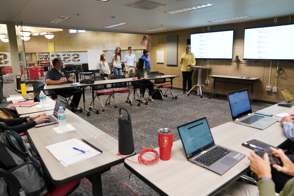 SSCcardinalNews's tweet photo. The SSC Board of Education invited the new members of the ACT Club to celebrate their achievement at the regular August meeting last night. Congratulations and keep up the excellent work! #WeAreSSC #ActClub #AcademicSuccess #GoCards #CardPride #sscCARDS https://t.co/DJ8D8dwhca https://t.co/i0b8fiD0qs