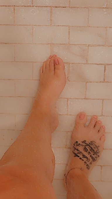 Want to see what else these beauties did yesterday?   #feet #footlove #toes   https://t.co/JgqS6YKKFf<a href="/tag/feet"class="tags"><span>#feet</span></a><a href="/tag/toes"class="tags"><span>#toes</span></a><a href="/tag/footlove"class="tags"><span>#footlove</span></a>