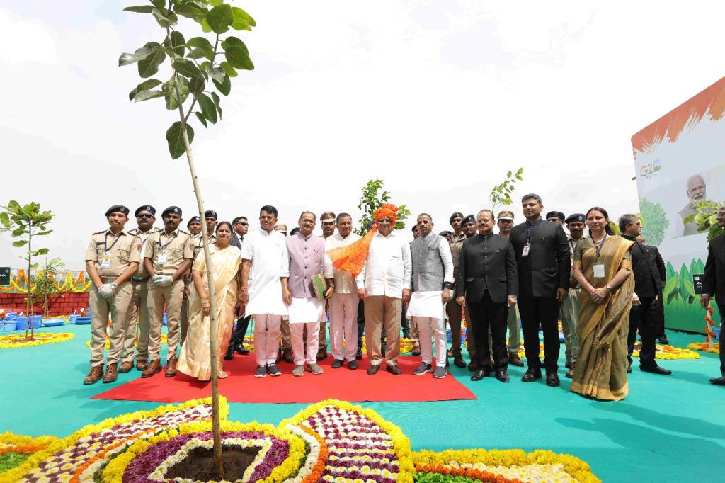 #77CelebratingIndependenceday #valsadDistrict 
<a href="/CMOGuj/">CMO Gujarat</a> <a href="/MoHFW_INDIA/">Ministry of Health</a> @GujHFWDept <a href="/valsad_cdho/">CDHO VALSAD</a> <a href="/valsad_adho/">adho.valsad</a> <a href="/covid19valsad/">EMO Valsad(Health)</a> <a href="/RCHOVALSAD/">Dr Arvind Kr Singh</a> <a href="/OfficerIec/">IEC: SBCC cell-Gujarat</a>