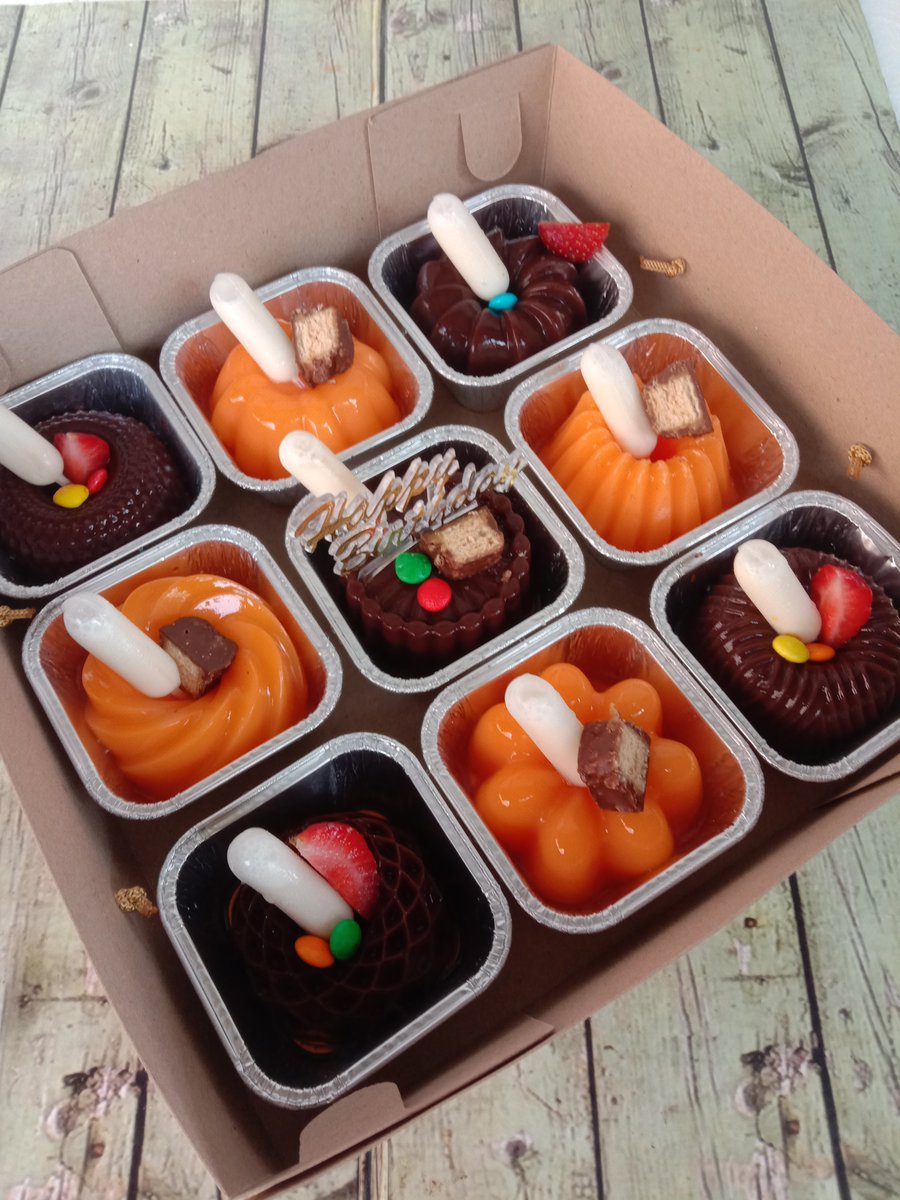 LezzatosCake's tweet photo. PUDING MINI 9 PCS

Sebagai kado buat orang tersayang yg sedang berulang tahun. Sederhana tapi sangat berkesan. 
Puding Mini Coklat dan Mangga.
Thanks buat yg sudah order.

Minat? silakan tanya ya.

Kunjungi https://t.co/yWlCvegXSc

#kulinermedan
#puding https://t.co/Pw0VCXOEl7