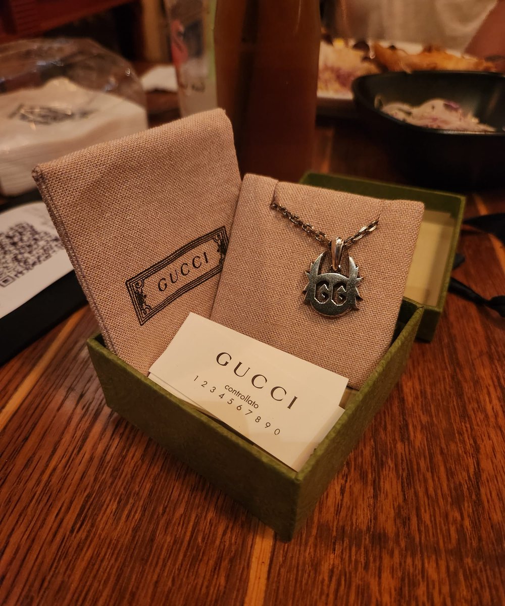 JIQQYJONES's tweet photo. Got my KodaPendant! It's 1 out of 3,333 @OthersideMeta relic by @gucci - a phygital piece representing Gucci's grand entrance into @yugalabs Otherside. What a great looking package, and an even better looking bling 🔥 https://t.co/S10teE1uQQ