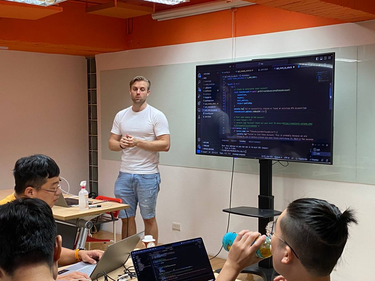Gen3Network's tweet photo. < Solana Bootcamp Week 2 >
The very first time @deanmlittle teaches in Mandarin!
This week National Taiwan University FinTech Research Society (NTUFC) presents you Solana's SPL token protocol!
#solana #bootcamp #SPL #protocol #NTUFC https://t.co/BTxDSWBAJK
