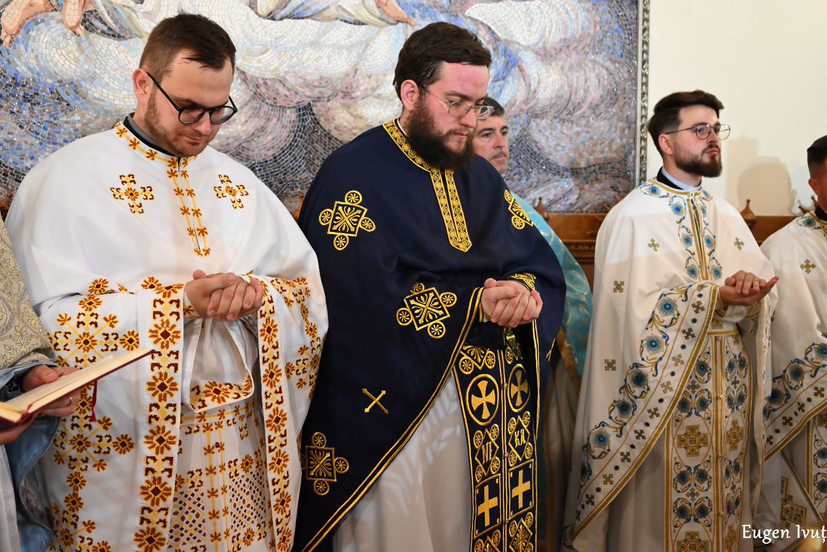 León de Nemea tweet media