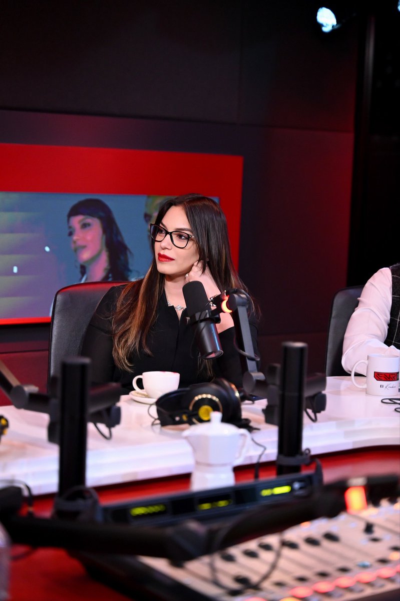 estonoesradioTW's tweet photo. "No voy a cambiar mi forma simplemente porque una cosa sea viral" Hony Estrella. 

https://t.co/NC6G4MZRtj 

#EstoNoEsRadio https://t.co/Lux0EtQvVK