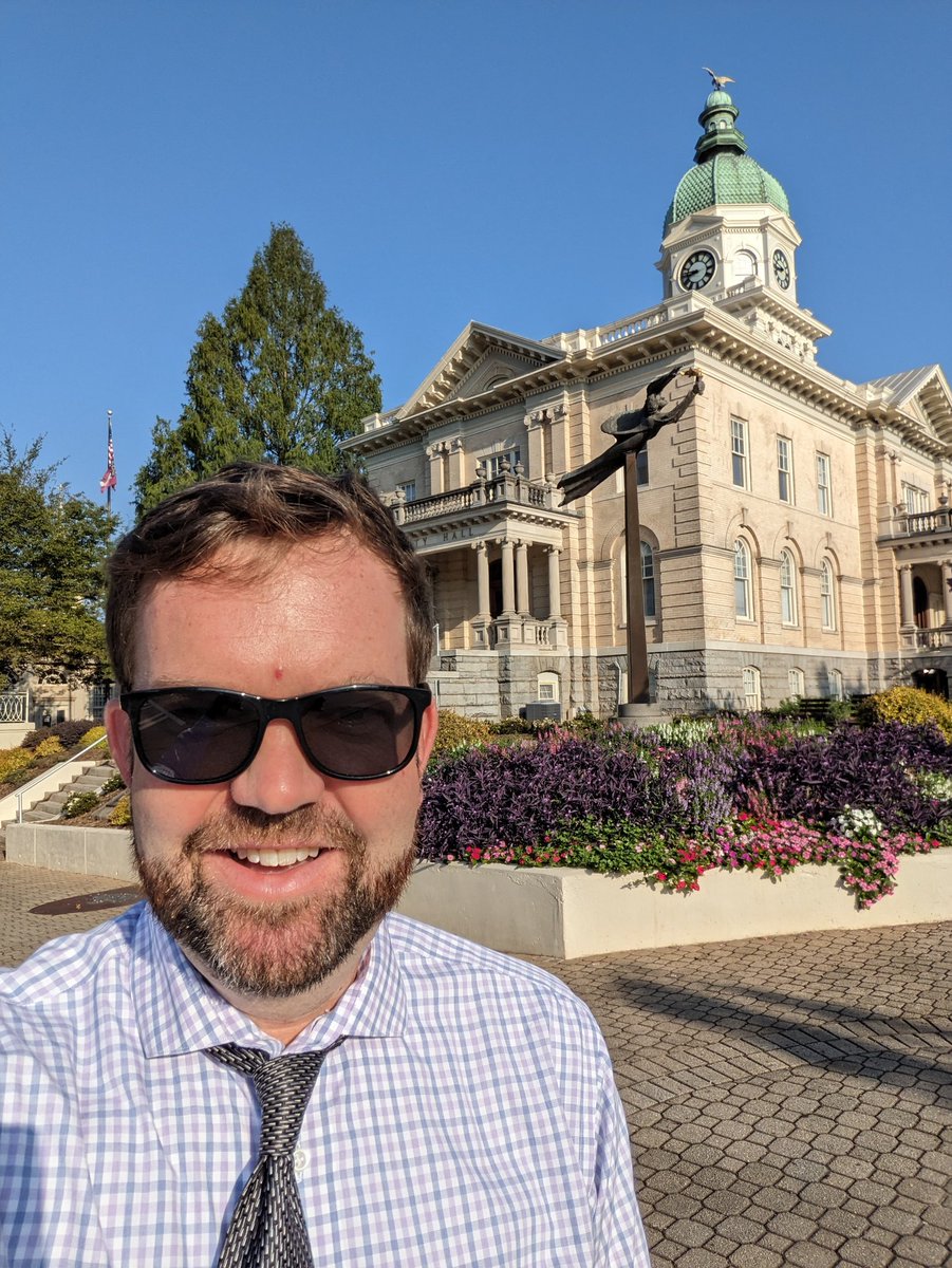 Rise and shine it's #Cityhallselfie Day!! Show your pride for #localgov on the best day of the year!