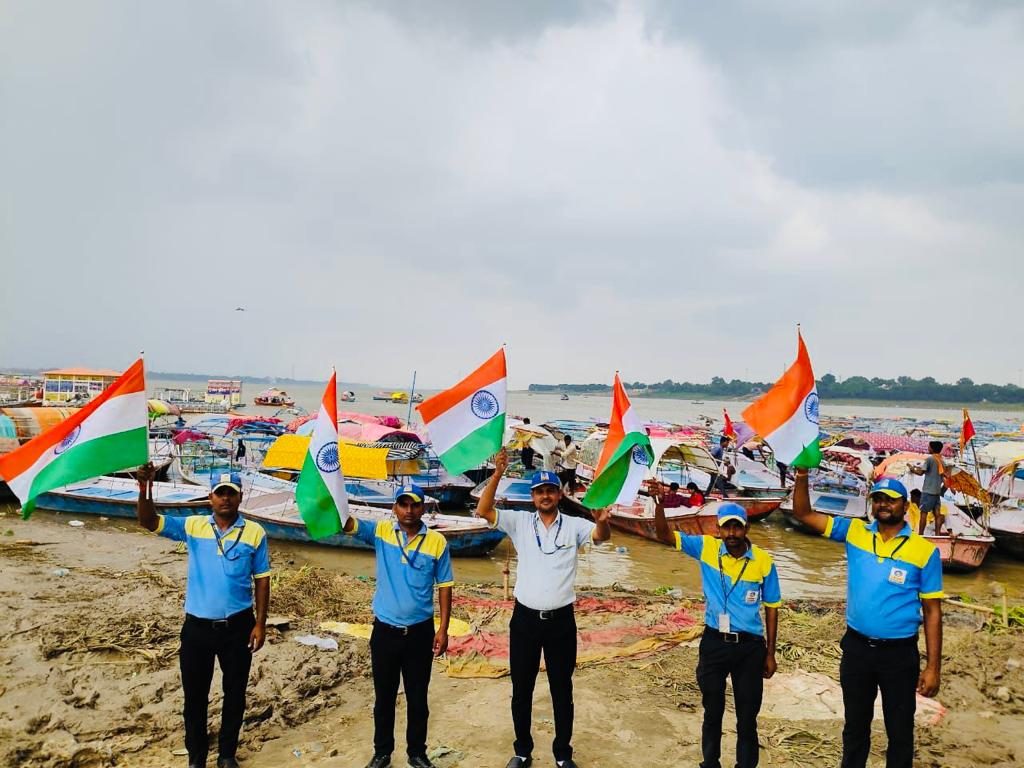 BpclPrayagraj's tweet photo. Celebrating the tricolor spirit !
#HarGharTiranga #HarGharTiranga2023 
#HappyIndependenceDay 

@BPCLimited 
@BPCLRetail https://t.co/3X6xBjVDa8