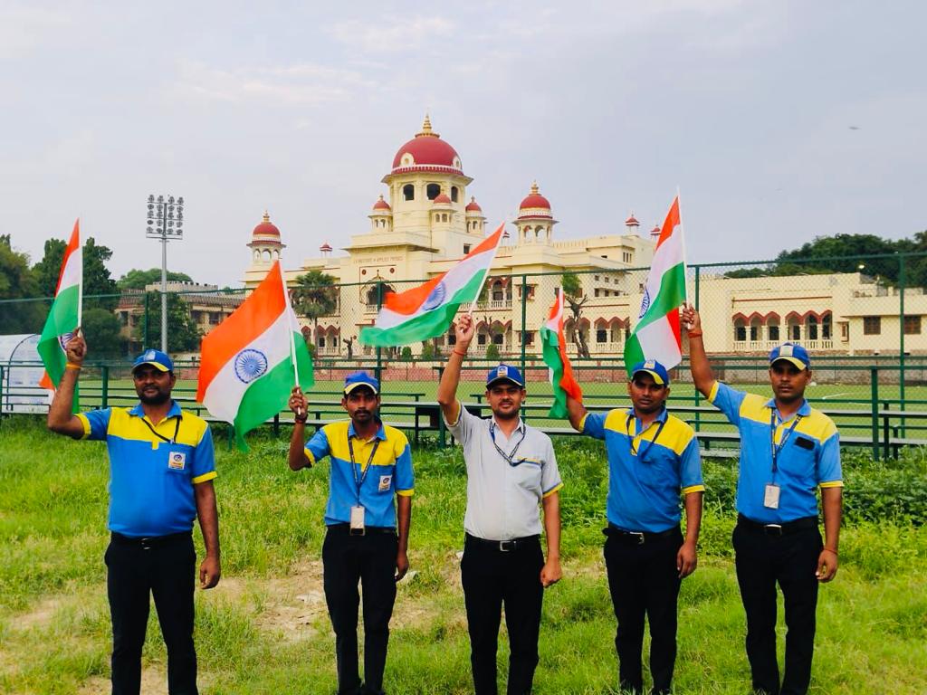 BpclPrayagraj's tweet photo. Celebrating the tricolor spirit !
#HarGharTiranga #HarGharTiranga2023 
#HappyIndependenceDay 

@BPCLimited 
@BPCLRetail https://t.co/3X6xBjVDa8