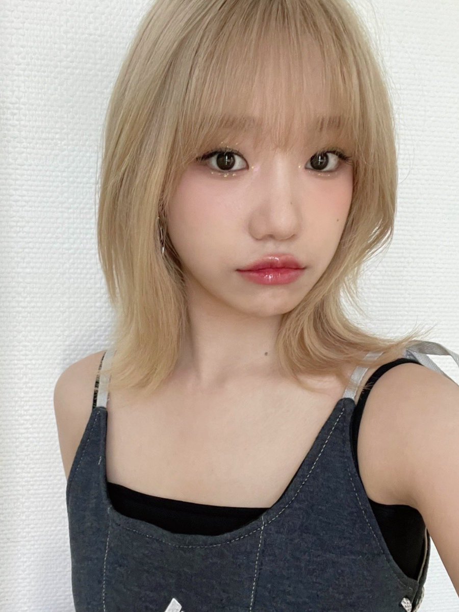 JOYURI_offcl's tweet photo. [#유리스팟] 2023.08.15 더쇼🏆🎉

매일 행복하게 해주겠다고 약속한 율짱
오늘은 글래시 덕분에 더 행복했습니다🍀

고마워요 글래시🫶🏻

#조유리 #JOYURI #チョユリ
#조유리_TAXI
#조유리_TAXI_타고_직진🚕 https://t.co/iGjUiUmGxh