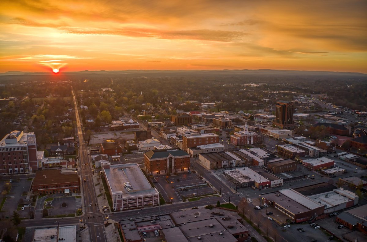 RaineDigitalDM's tweet photo. 🚀 Murfreesboro is booming, and your business should be too! Dive into our latest article to discover how digital marketing can help your brand not only survive but thrive in this rapidly growing city. Learn from real success stories and our holistic approach to growth. Stand ... https://t.co/VylgwffMDD