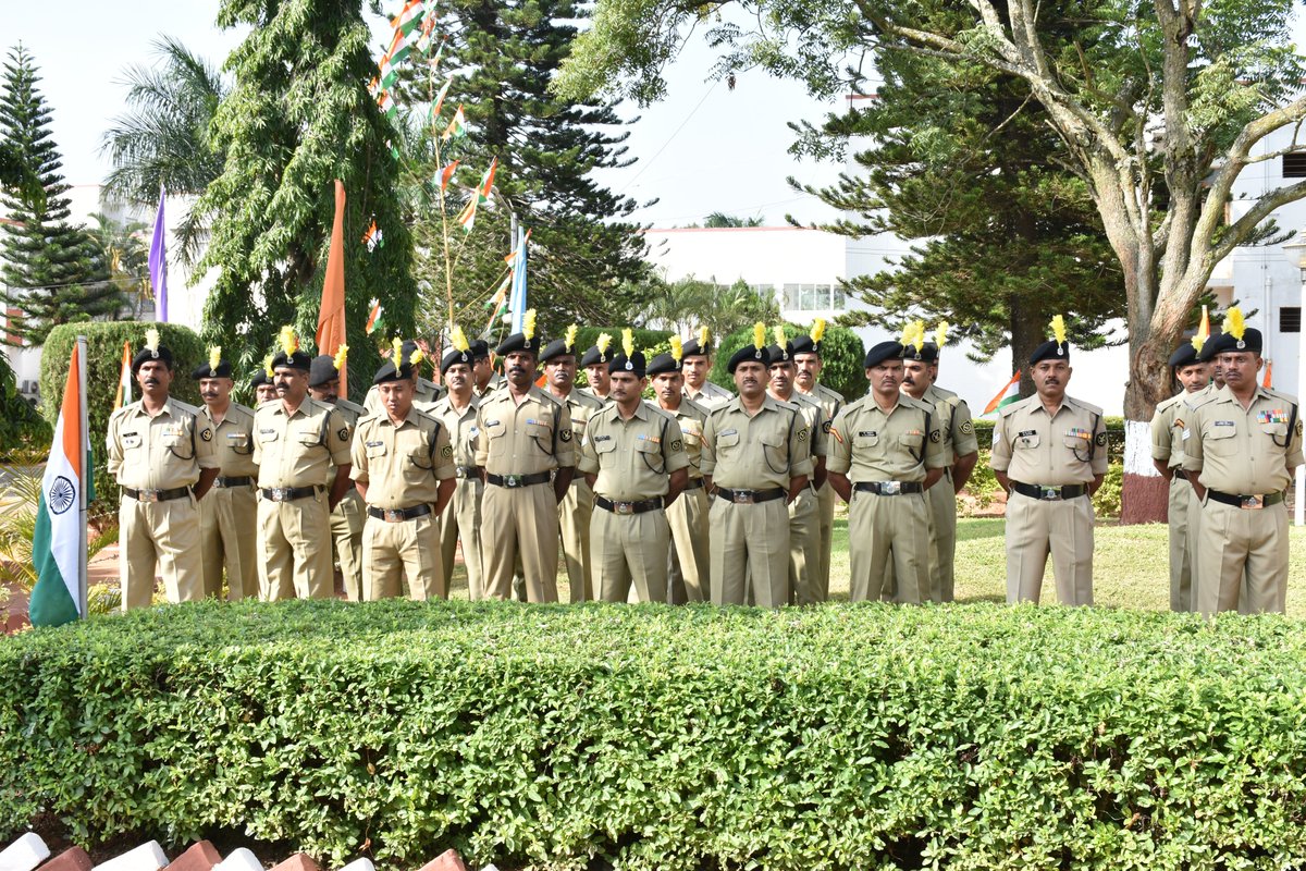 BSF_CEDCO's tweet photo. #HappyIndependenceDay 
#HarGharTiranga   

Glimpses of the flag hoisting ceremony held at this Institution to celebrate India’s 77th Independence day.

#BSF 
#AzadiKaAmritMahotsav 
#MeriMatiMeraDesh https://t.co/eeiIbTnZBA