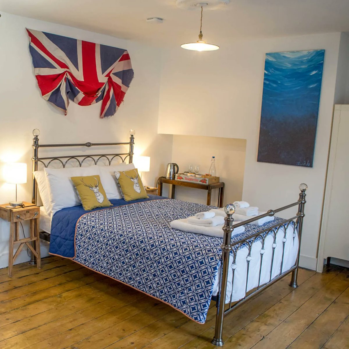 DUE TO CANCELLATION we have availability from TONIGHT until Friday 18th AUGUST in our lovely Lookout Room.  Price is from £110 per night, and you'll be here during the coveted Cromer Carnival Week!! 🎡🎢
Book now at no4cromer.com
