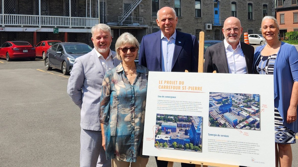 charlesfillion's tweet photo. Merci @MinFitzgibbon pour sa visite du Carrefour St-Pierre. Il a rapidement compris nos enjeux et formulé des pistes de solutions pour nous appuyer dans les prochaines étapes du projet : un appui d'une grande efficacité! @ChantierES @CentraideMtl @InvestQuebec @PMEMTL @RQACA https://t.co/JuYtB0RVc2