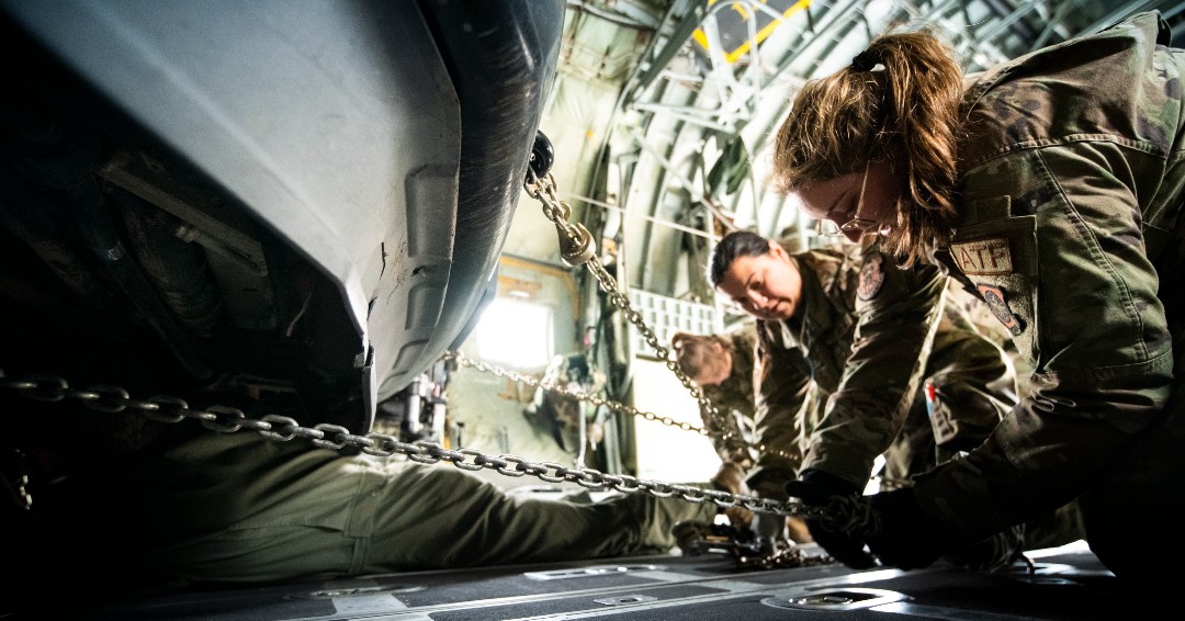 wyoguard's tweet photo. Many hands make light work.
#AirGuard #AirNationalGuard #153rdAW
πΈ by Master Sgt. Jon Alderman https://t.co/gDyY9UUKyJ