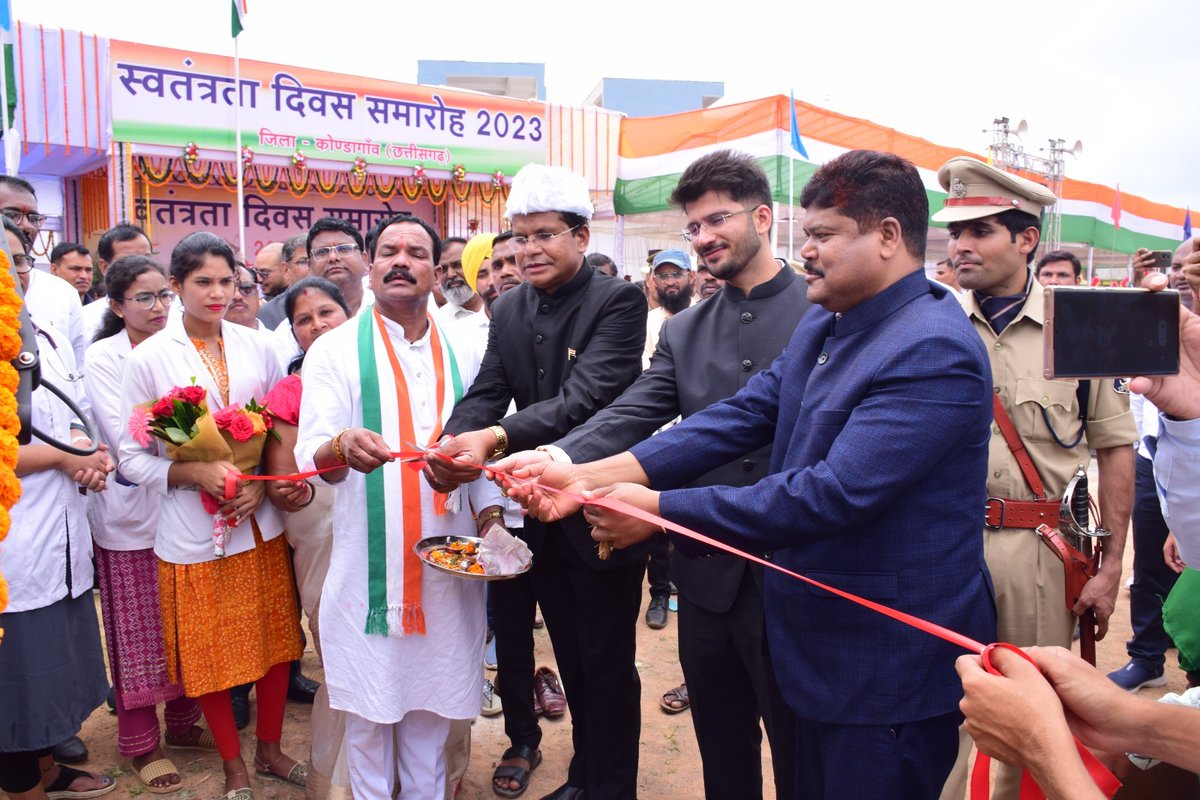 KondagaonDist's tweet photo. मुख्यमंत्री स्लम स्वास्थ्य योजना अंतर्गत नगरीय क्षेत्र में स्वास्थ्य सुविधाओं को घर-घर तक पहुंचाने के लिए मोबाईल मेडिकल यूनिट को स्वतंत्रता दिवस के अवसर पर मंत्री श्री मोहन मरकाम द्वारा शुभारंभ करते हुए हरी झण्डी दिखाकर रवाना किया गया। https://t.co/mMmoBBIVSQ