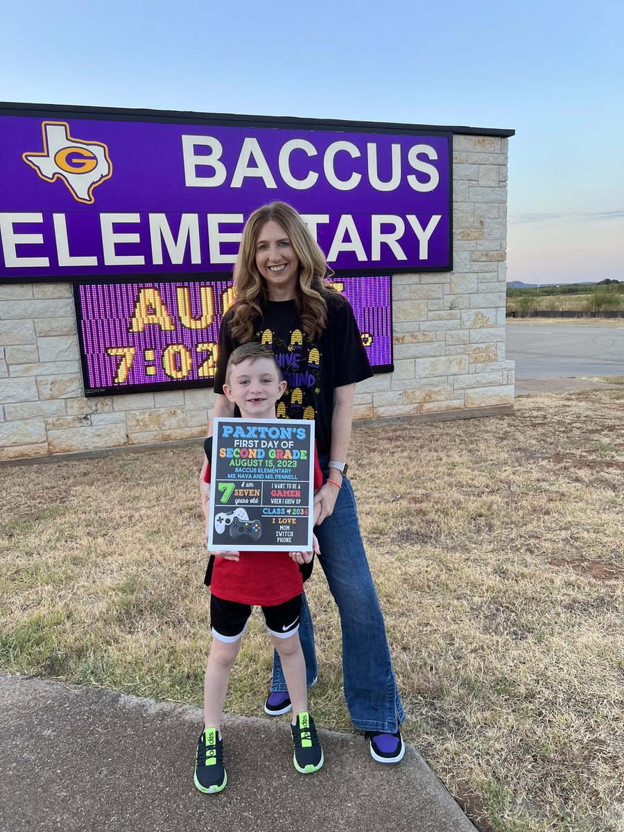 1st day of school…2nd grade and 5th (yes I have all the feels) and mom is reporting to the HS <a href="/granburyisd/">Granbury ISD</a> <a href="/baccuselem/">Nettie Baccus Elementary School</a> <a href="/mambrinosteam/">STEAM Academy at Mambrino</a> #1stdayofschool