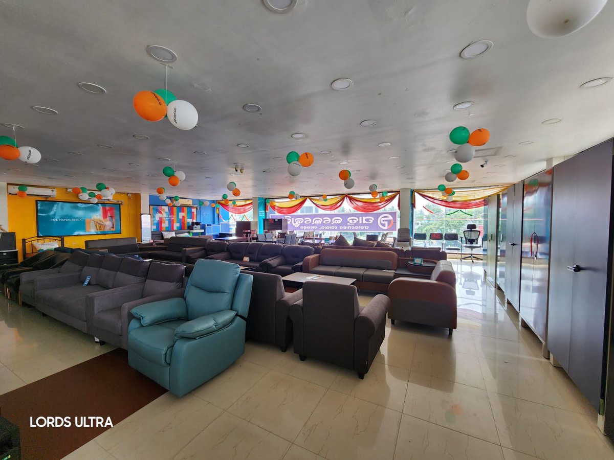 PatraRetail's tweet photo. Beyond Gadgets, We Celebrate Liberty!
The Patra Team rejoices in the honour of this Independence Day together!
.
.
.
.
#TeamPatra #OdishaIndependence #PatrioticVibes #UnityInDiversity #FreedomFest #TeamUnity #IndependenceJoy #PatraFamily #JoyfulCelebration #CelebrateTogether https://t.co/TvNa7hAclT