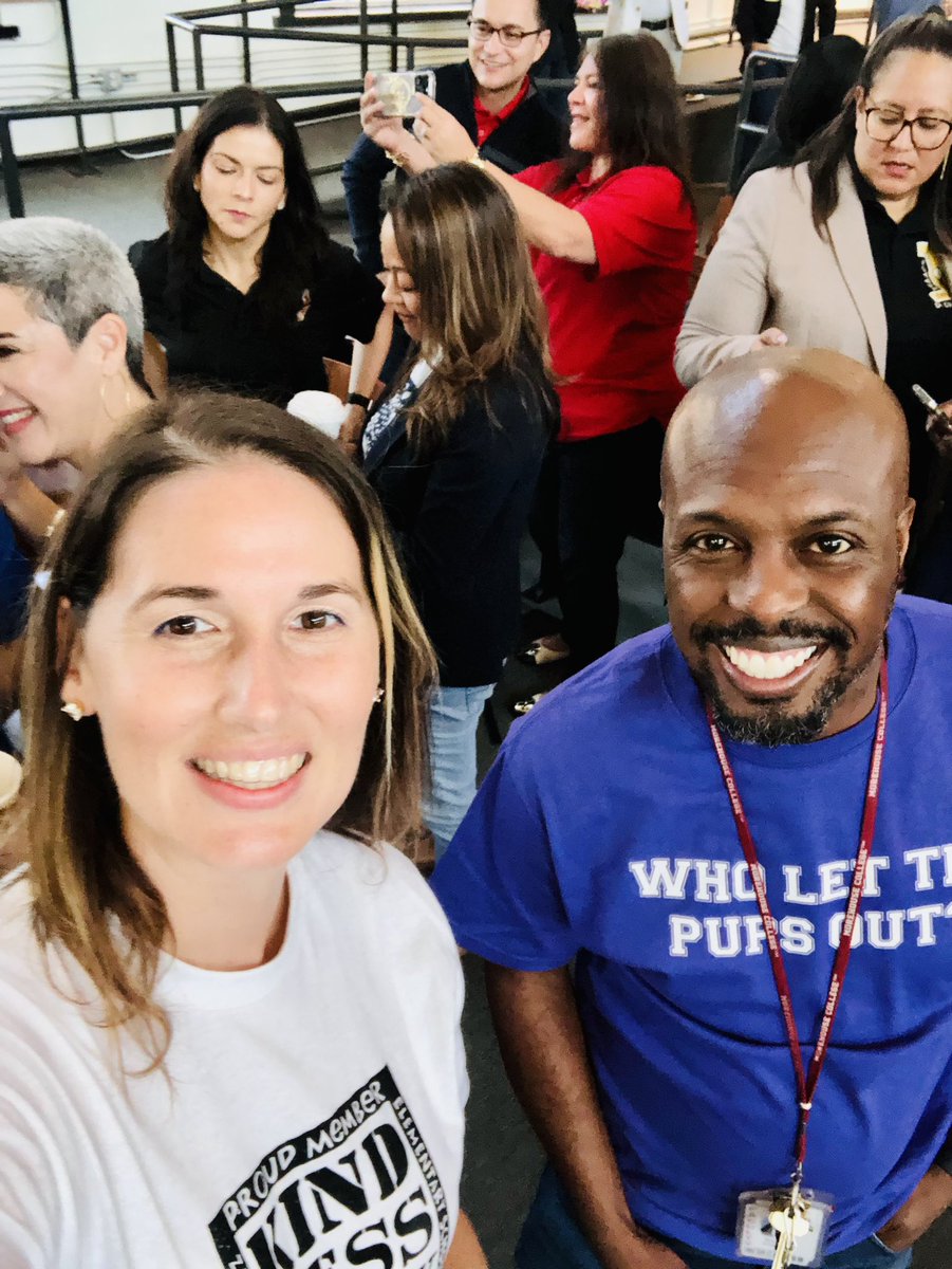 BlanchetteAlva's tweet image. Having a blast at the central division leadership retreat @marcwill14 @HISD_Central @ccwilliams1908 #twitterchallenge