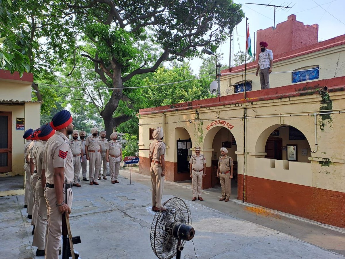 grp_punjab's tweet image. Today on 15.08 2023 Independence Day General parade is conducted and National Flag is hoisted at Police Station GRP Jalandhar, GRP Headquarters, Patiala and Amritsar
.
.
#independenceday2023 #generalparade #nationalflaghoisting #jalandharpolice #proudtobeanindian #grp #grppolice