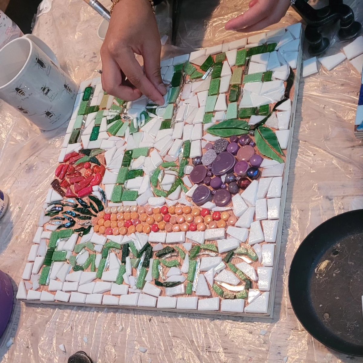 HeartInArt_UK's tweet photo. Can't wait to see these projects at the next stages of creativity.
Roll on Wednesday evening mosaic workshops,
Join us: ksyoung@heartinartworkshops.co.uk
#mosaicmakingclasses #mosaicworkshops #londoncreatives #creativelondoners #relaxchatcreate https://t.co/d7nJltUkOc