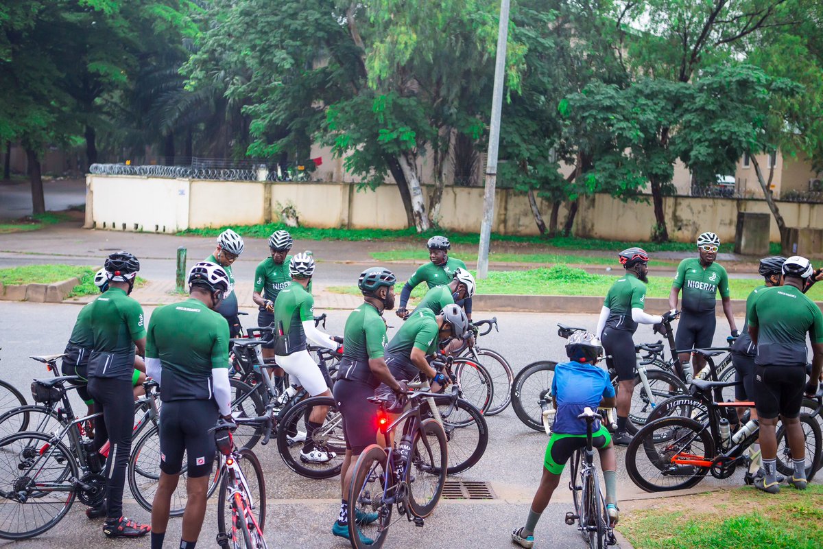 76cycling's tweet photo. This Saturday we did another jersey ride - all cyclists in a single peloton! It was so much fun.

Cycling is such a sexy sport! https://t.co/bSSt4NWqTP