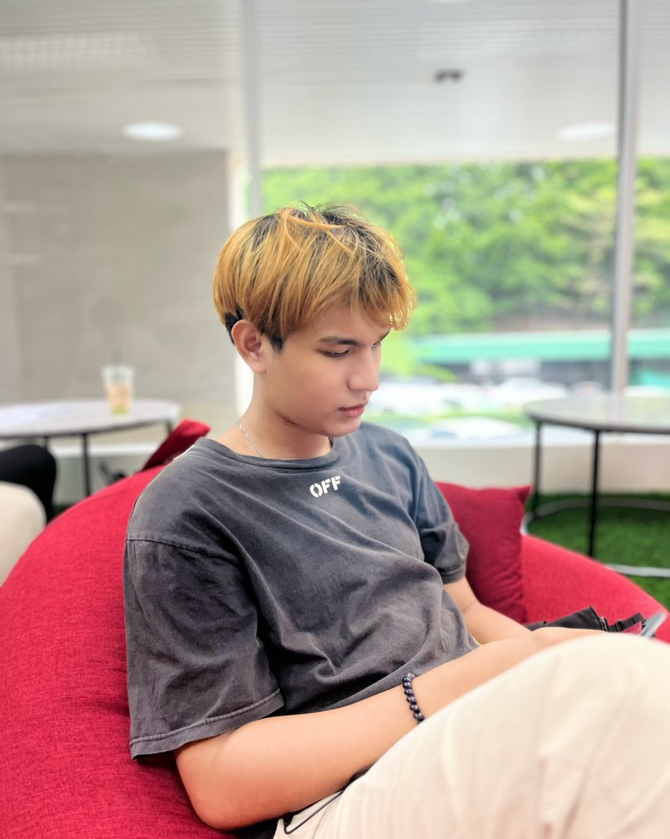 NaluxM's tweet photo. https://t.co/5ioZLQFjvQ