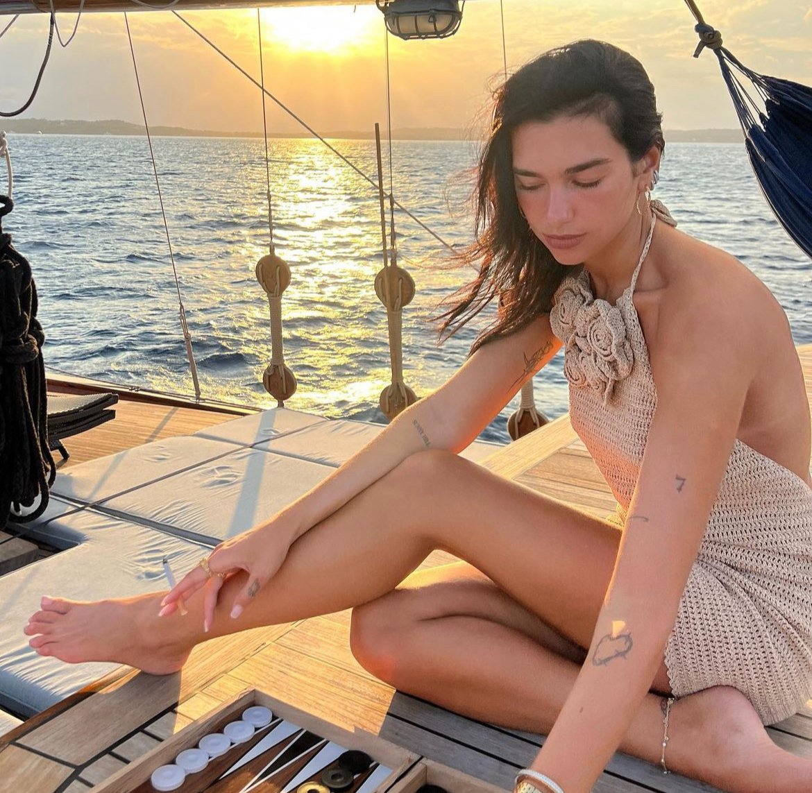 me: fuck backgammon fr. boring ass game 

dua lipa: huh? you don't want to play? :(

me: jk lol. love the ancient game of kings 😁👍