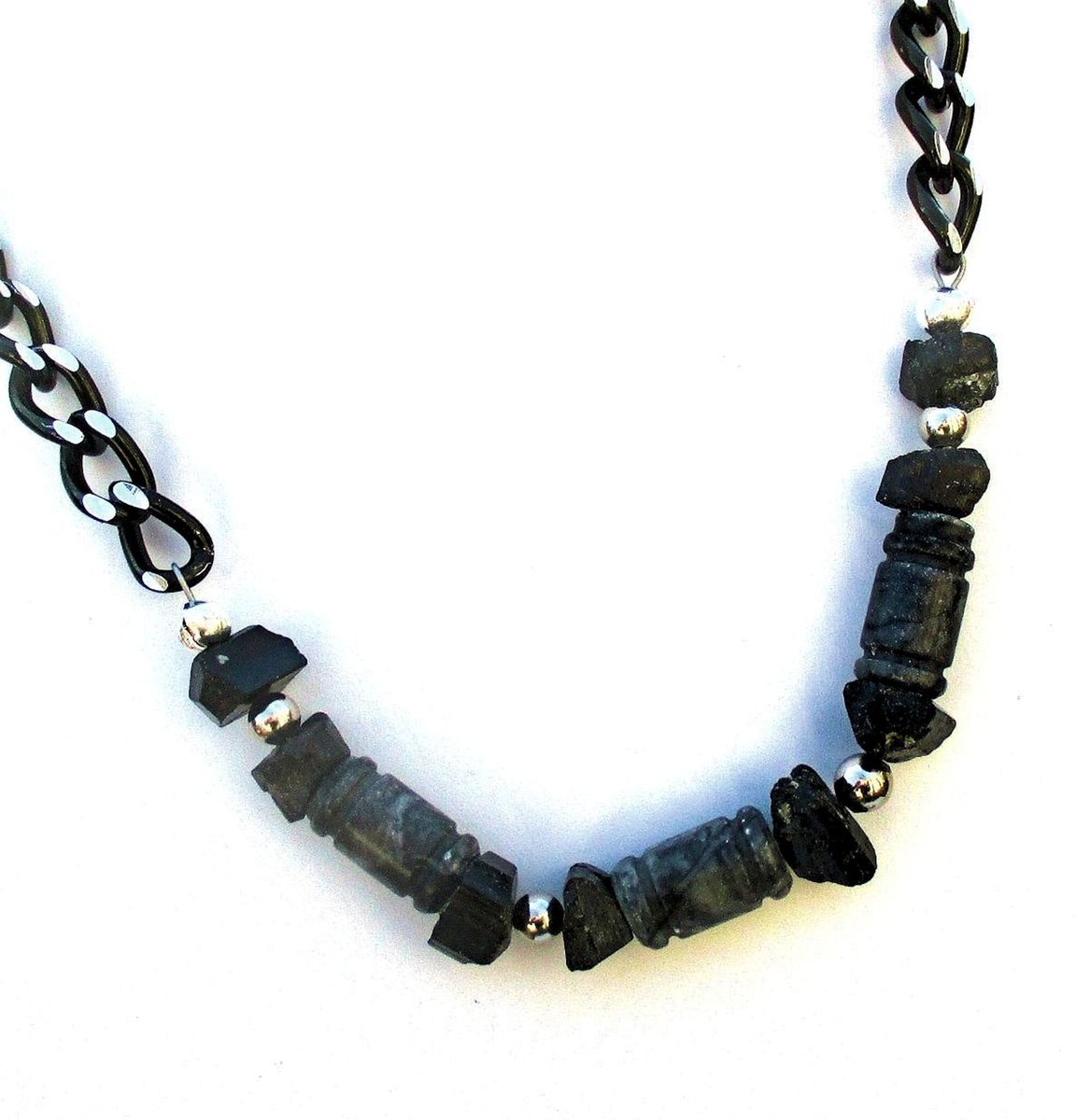 etsy.com/listing/137538…

Black Lava Rock Quartz Unisex Necklace

#jewelrybyscotti #wiseteam #lavabead #chainnecklace