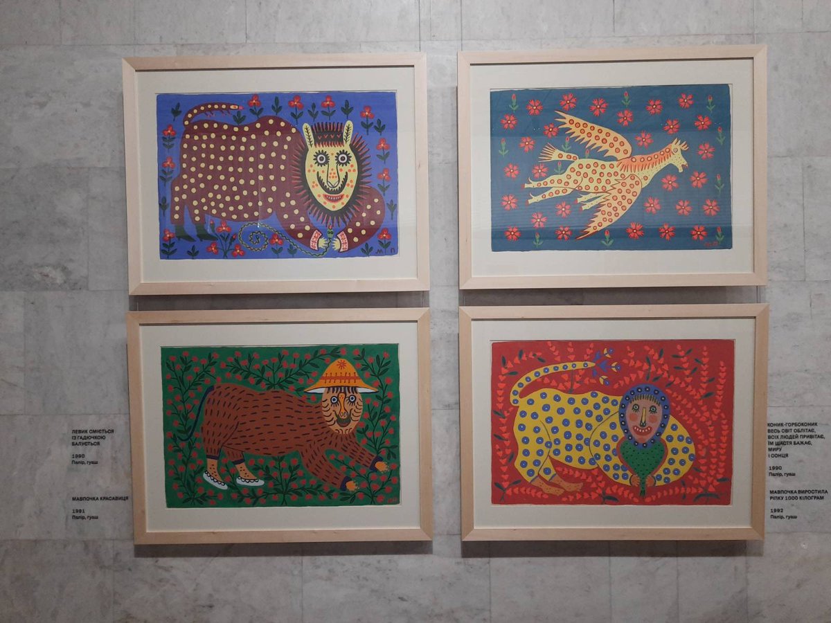 grodarh's tweet photo. What should the first thing a true artist do when his commander sends him home to rest for a few days? That's right: he must go to the exhibition of Maria Prymachenko's paintings.
#mariaprymachenko #prymachenko #Kyiv https://t.co/NfJeFHuw6H