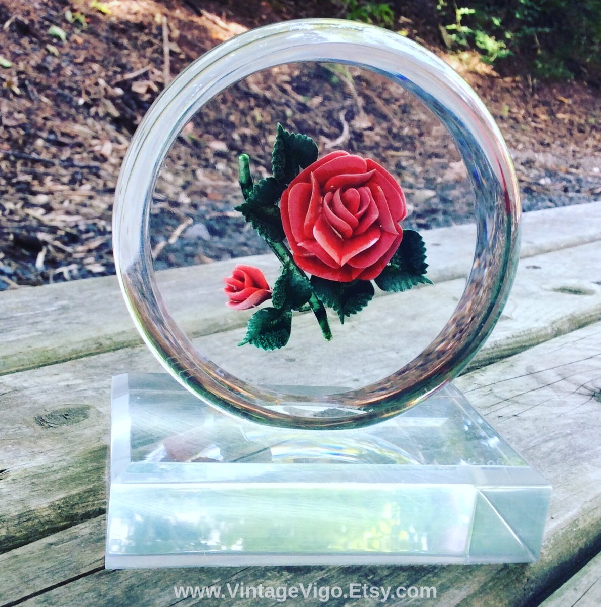 CA$25.00
Vintage Lucite Floral Paperweight, #vintagereversepainting #carvedlucite #roseOrnament #lucitePaperweight available from Vintage Vigo on Etsy #etsy #etsyvintagestore #etsyvintage