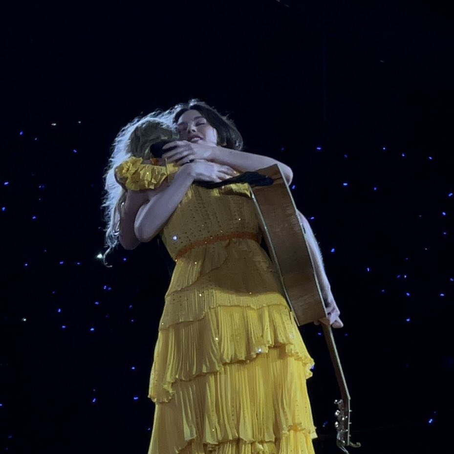 P0VLIVIA's tweet photo. hi im looking for more livies and conan mutuals !! 🫀

- my name is larah
- i stan olivia &amp; ariana !! also love conan, gracie, taylor  
- i am speak now, fearless, brutal, movies, the exit, tiwtfl (etc) girlie 
- i’ll try to follow back y’all any time soon

pls rt!! thank u https://t.co/PaP0Z3fWZh