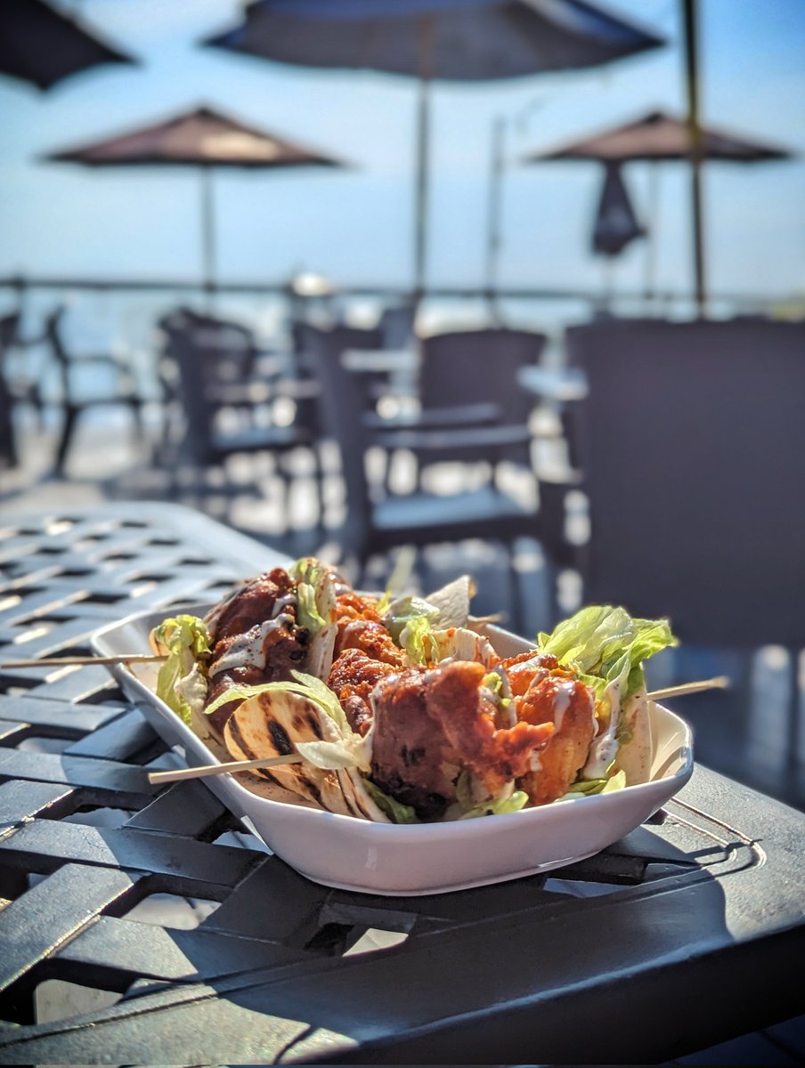 It's Tuesday so let's taco-bout these tasty morsels! Nothing beats fish tacos on a patio - especially when that patio is the Chief Commanda in #NorthBay! 

Crispy pickerel is topped with lettuce, tomato, guacamole &amp; garlic sauce. One bite &amp; you'll be hooked!

📍 <a href="/theboatnb/">The Boat North Bay</a>