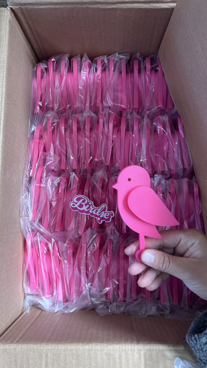 andreaskofoed's tweet photo. @birdie__design turned pink! Improve your air quality and stay colorful 🐥 #pink #Barbie #birdie https://t.co/M3W5yLTELs https://t.co/DH2vkcYMu3