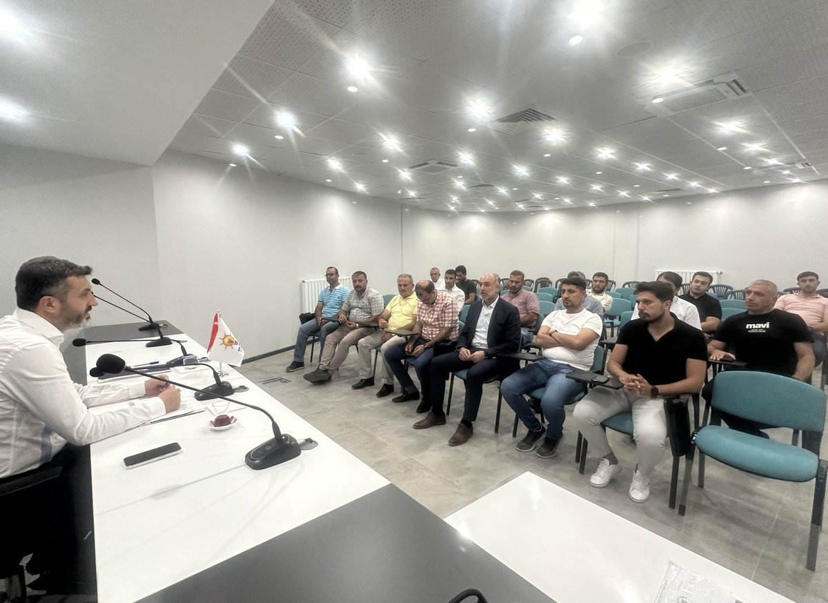 AK Parti #Yeşilyurt İlçe Başkanımız @ramazannyaylaci'nın  riyasetinde ilçe yönetim kurulu toplantımızı gerçekleştirdik.

Güçlü Türkiye'nin inşası için heyecanımız diri, inancımız tam.🇹🇷💡