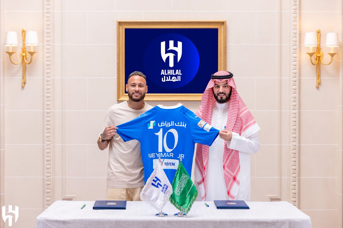 Here to shine ✨ “Neymar” in the famous BLUE and WHITE 🔵⚪️ #Neymar_Hilali 🤩💙