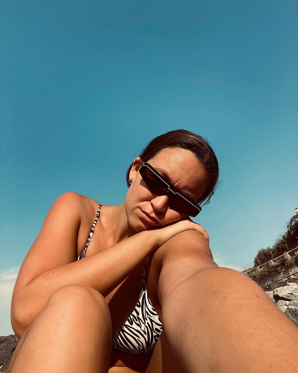 7rosaWP's tweet photo. #BuonFerragosto a tutti voi da Sofia #Giustini dalle spiagge catalane, alcuni giorni di vacanza per ambientarsi in vista della nuova stagione che disputerà come attaccante del #Sabadell, squadra campione di Spagna
#7rosa #Setterosa https://t.co/2ctU2vgDbd