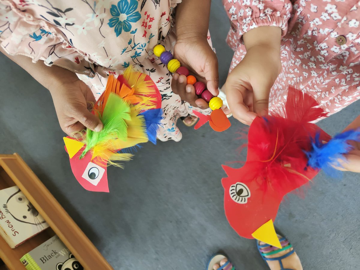 HealeySchool's tweet photo. What a fantastic morning at #BatleyLibrary today. Thank you to Mrs P (and her two daughters) for running the parent/ #community session. It was a great success and lovely to see Mrs V there, with her two little ones π₯°
All are welcome to next weekβs session at Oakwell Hall π³ https://t.co/1Mr0FgOahj