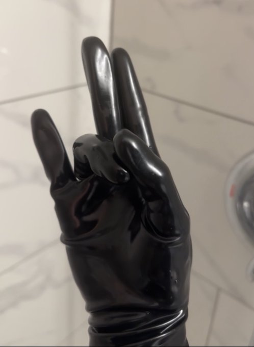 Who wants to play? I&rsquo;m feeling villainess. https://t.co/D8LVzQ7hwy<a href="/tag/mvsales"class="tags"><span>#mvsales</span></a>