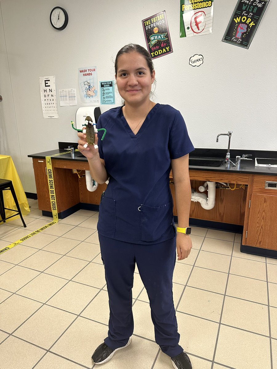 RuvalcabaKaylee's tweet image. Me and Damian made our pickle person in #drlunasclass .