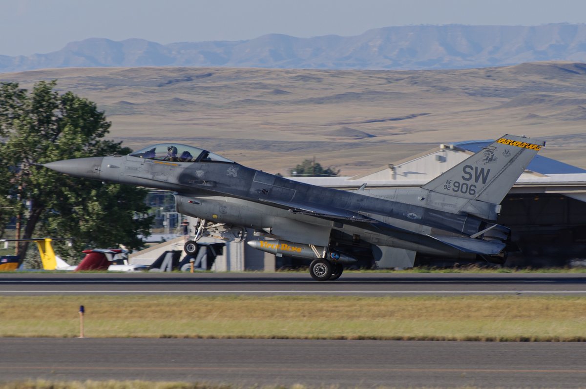 The gorgeous 'Venom' F-16 and the backup jet that make up the Viper Demo Team arriving in Billings for the #YellowstoneInternationalAirshow.

Reg.: 94-0047 & 92-3906
Route: ? - BIL
Date: 10 August 2023