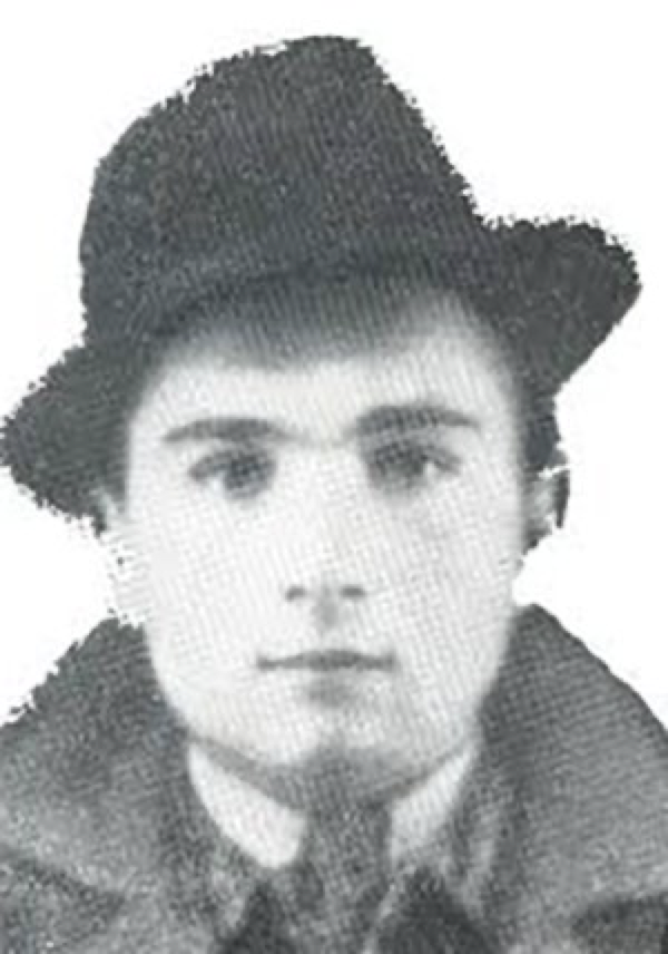 Il #3settembre 1944, a #Cerasolo, i nazisti fucilarono #AristodemoCiavatti.La sua esecuzione avvenne  per rappresaglia a seguito dell’uccisione di un soldato tedesco successa alcuni giorni prima, durante una colluttazione avuta con il fratello Mario.Aveva 22 anni.