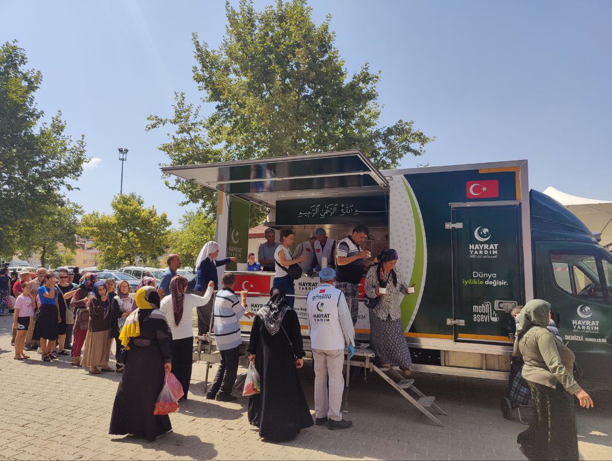 hayratyardim's tweet photo. 📍Denizli
  
Acıpayam’da Muharrem ayı münasebetiyle esnaf ve vatandaşlarımıza aşure ikramlarında bulunduk. https://t.co/0zfj254hhm