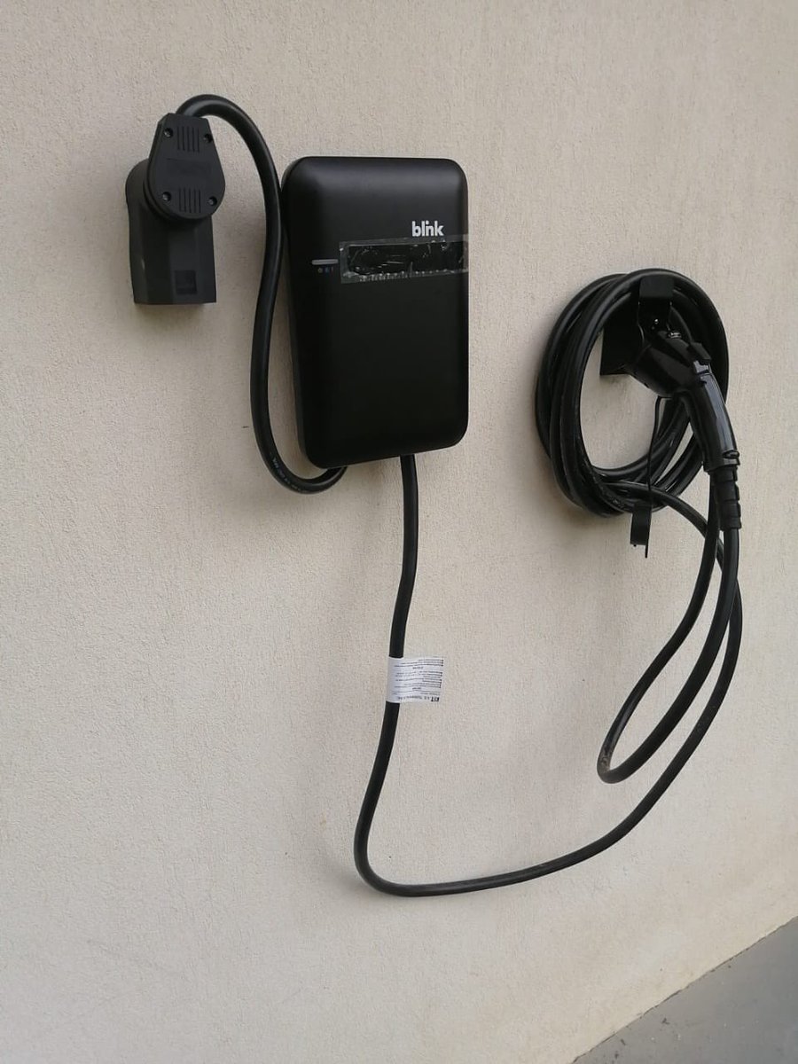 Our first STR vacation rental with an electric car charger. We will be recommending these to other Homeowners also. 

costaricalasvillas.com/vacation-renta…