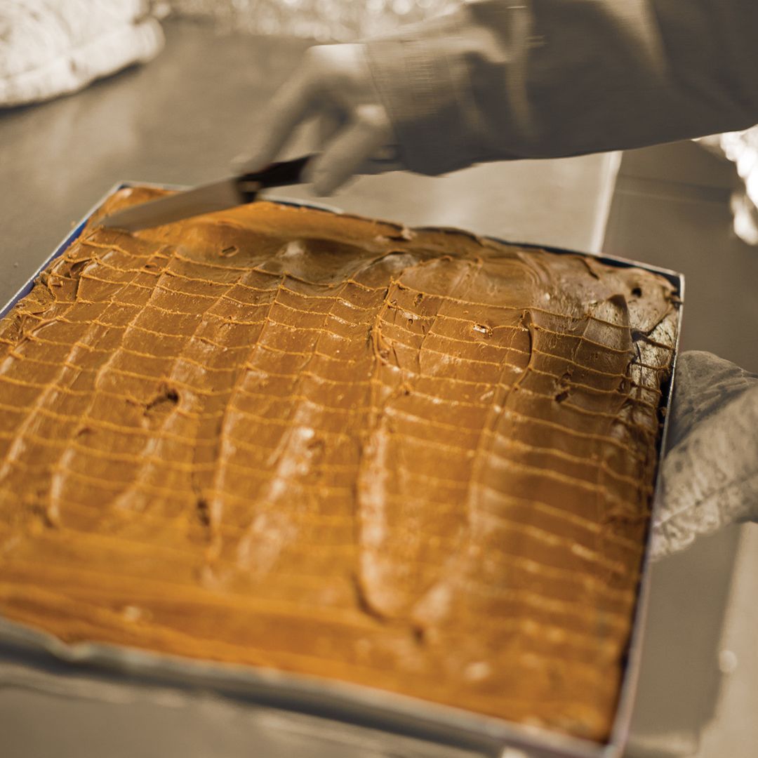 cottagedelight's tweet photo. Get a behind-the-scenes look at our fudge kitchen, where our famous fudge recipe has been lovingly created since 1974! 🍫 

We have three flavours Original, Creamy Vanilla &amp; Salted Caramel; which would you choose?

Click here to purchase  https://t.co/7gylVAjgoH

#FudgeKitchen https://t.co/TkvpGztnPA