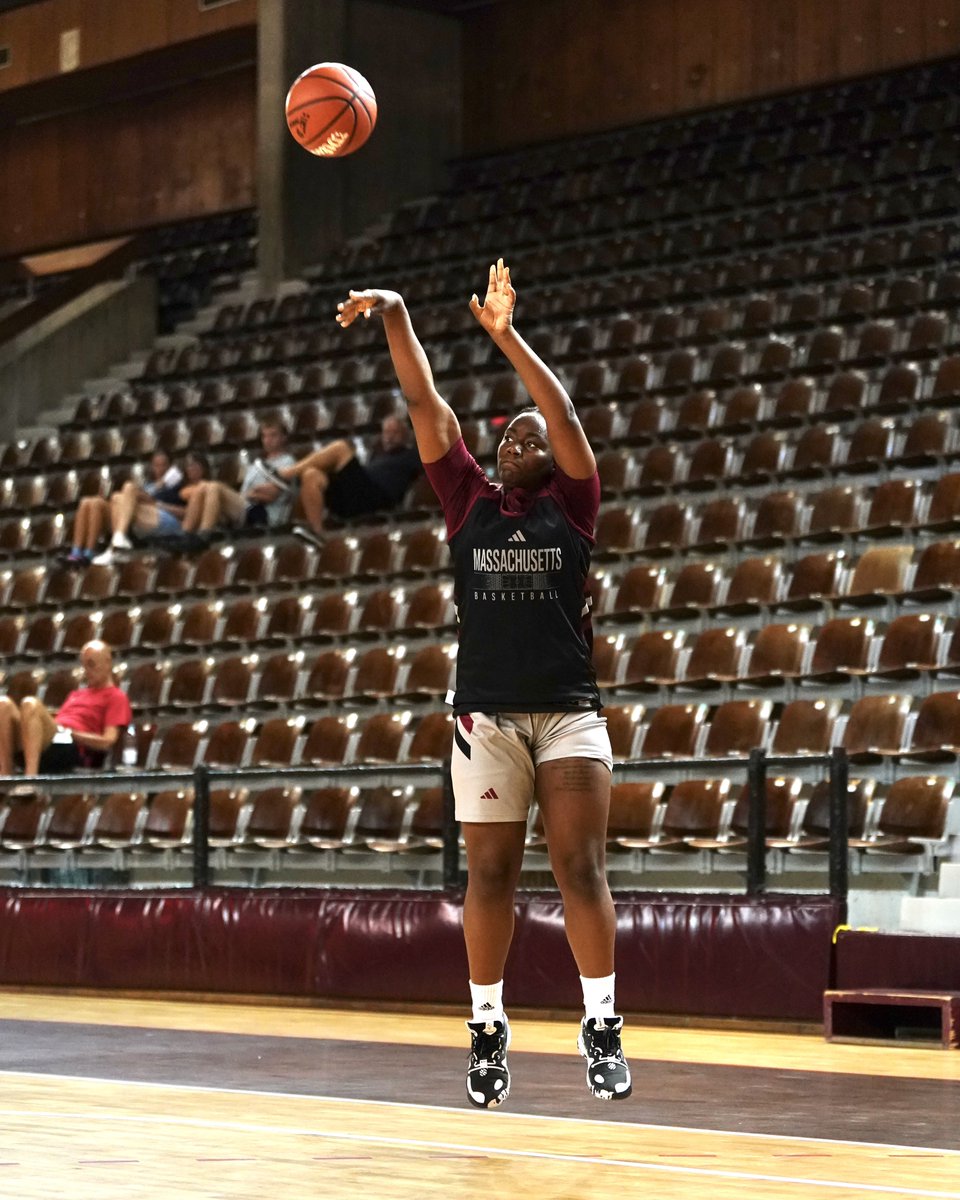 UMass Women's Basketball tweet media