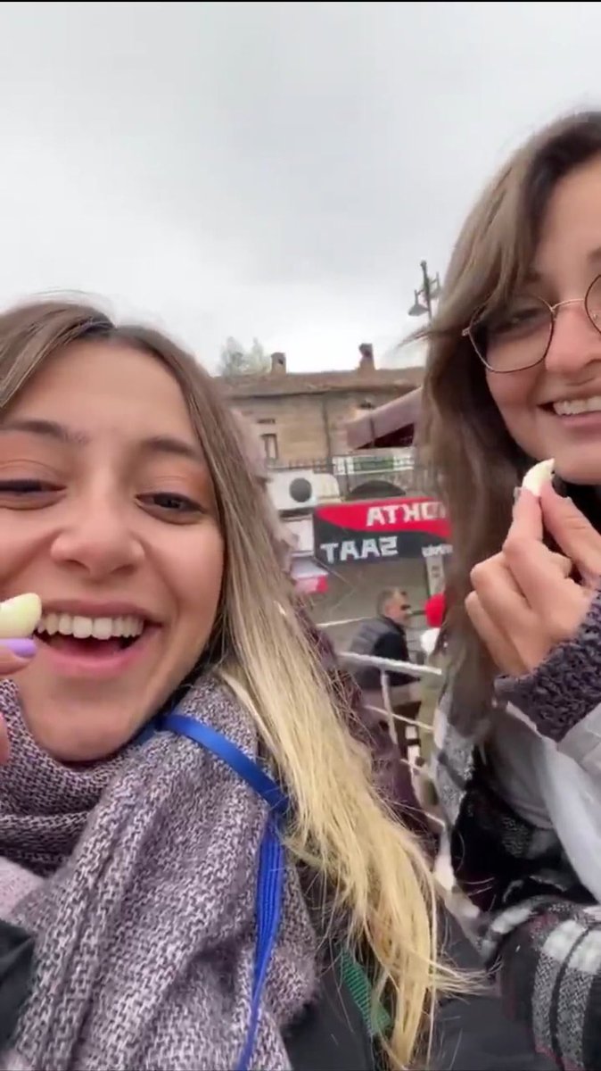 İyiki doğdun Müzeyyen.
Keşke sizi farklı yerde, farklı şekilde tanısaydım…
Çocuklarımıza iyi bakın melek ablaları…

#iyikidoğdunmüzeyyengökçen
#rehbermúzeyyengökçen
#isiasortakdavamız