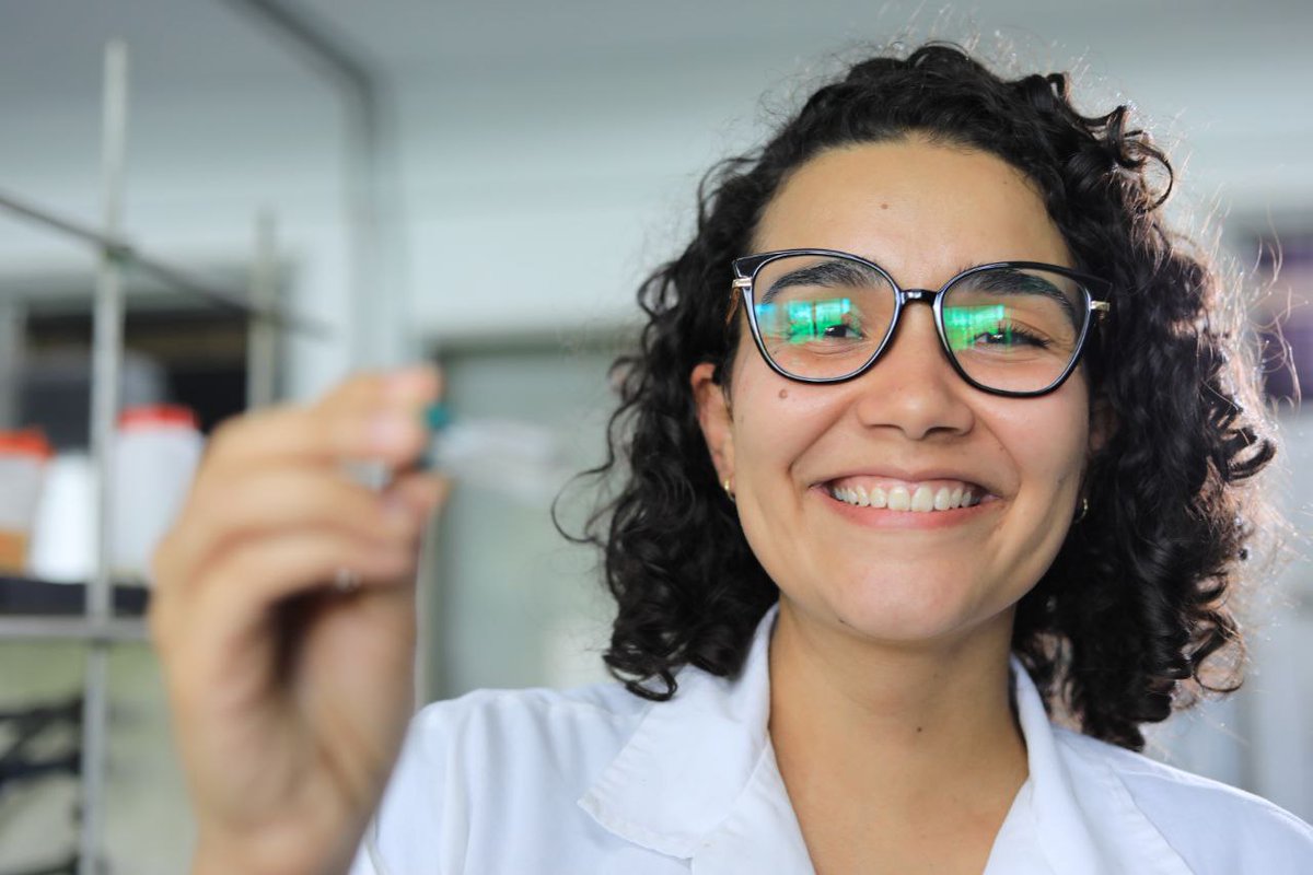 Mincyt_VE's tweet photo. #EnFotos | Sofía Salazar Bigott es una joven investigadora venezolana, referente en el desarrollo de hidrogeles a base de quitosano 🧴🦐 para tratar lesiones en pacientes con escaras.

Abrimos hilo 🧵

#InnovarParaCrecer https://t.co/zRhb6Dqb9l