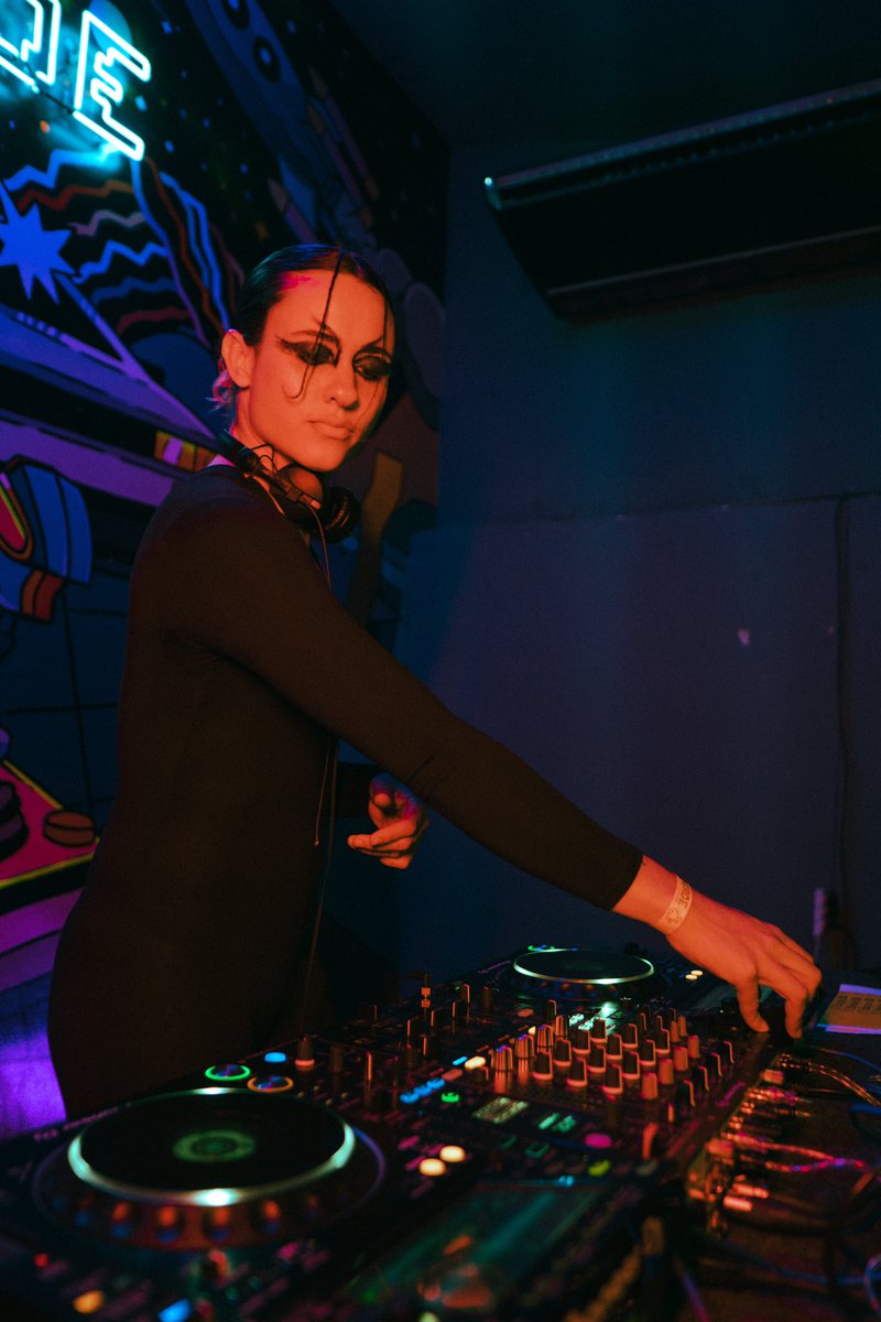 cadelacéu tweet media