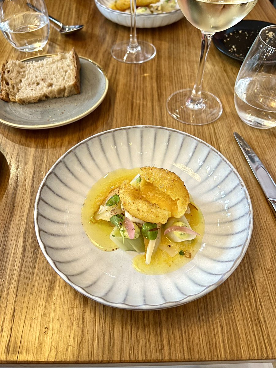 MiotRomain's tweet photo. Superbe moment au restaurant #Baieta ⭐️ ! La cheffe étoilée Julia Sedefdjian est la plus jeune de France. D’origine niçoise, sa cuisine méditerranéenne est pleine de saveurs. Mention spéciale à la Bouillabaeita 2.0, une bouillabaisse revisitée 😍 https://t.co/YMxlg37MfA